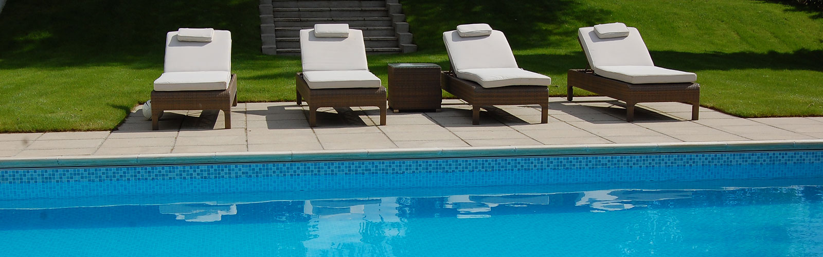 Outdoor swimming pools Buckland Pool Reigate Surrey