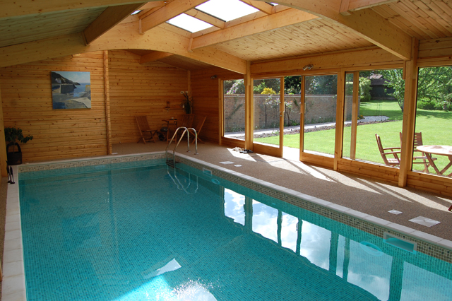 Swimming pool builder Reigate